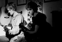  magnus_og_perry_gitar2.png 